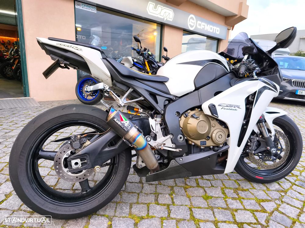 Honda CBR 1000RR FIREBLADE - 4