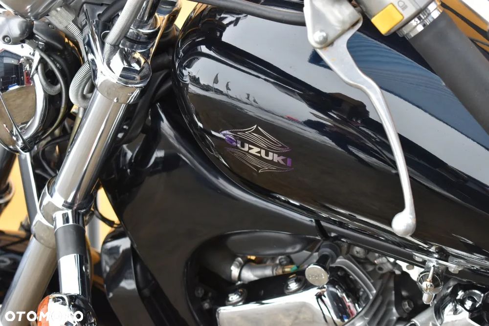 Suzuki Intruder - 21
