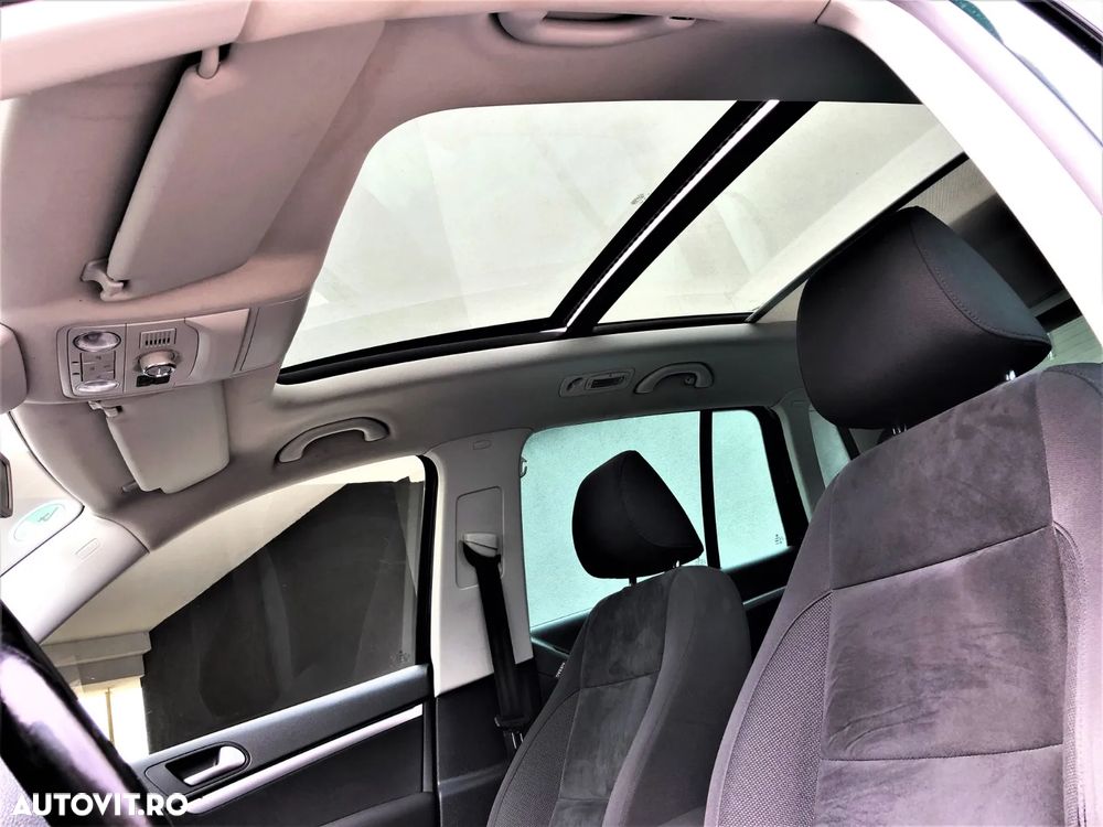 Volkswagen Tiguan 2.0 TDI 4Motion DSG Sport & Style - 10