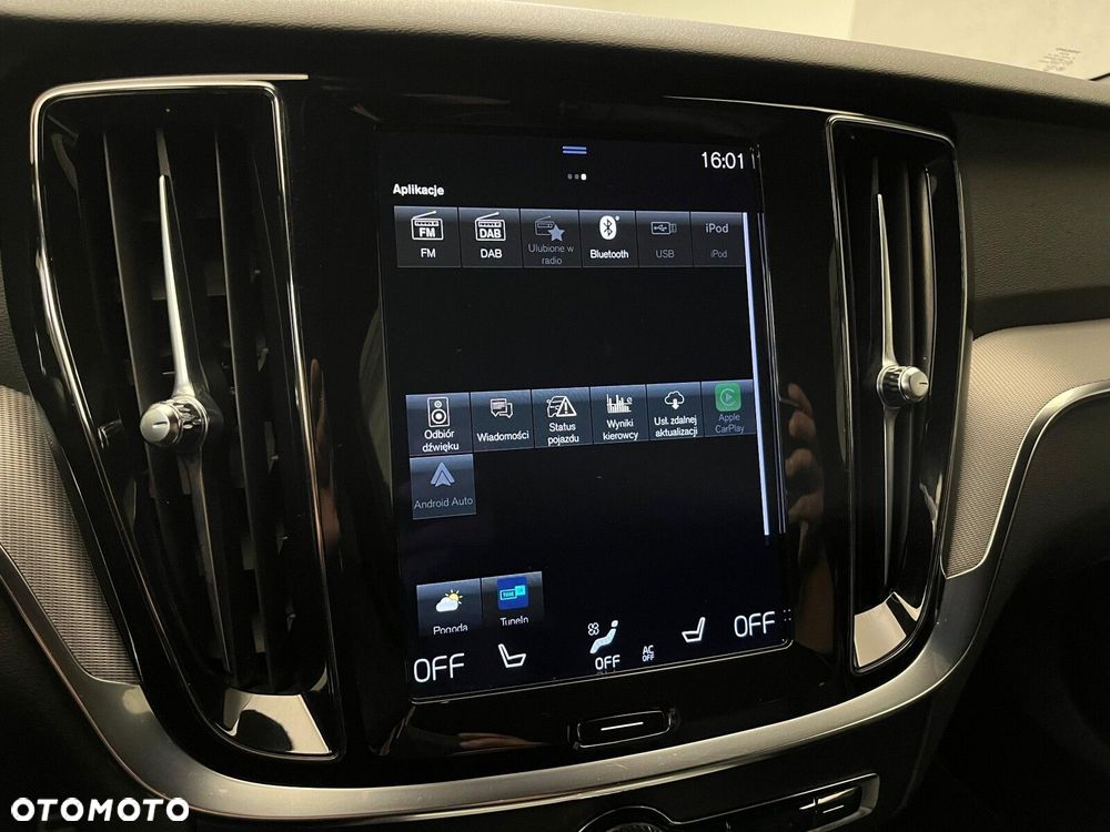 Volvo V60 B4 B R-Design - 25