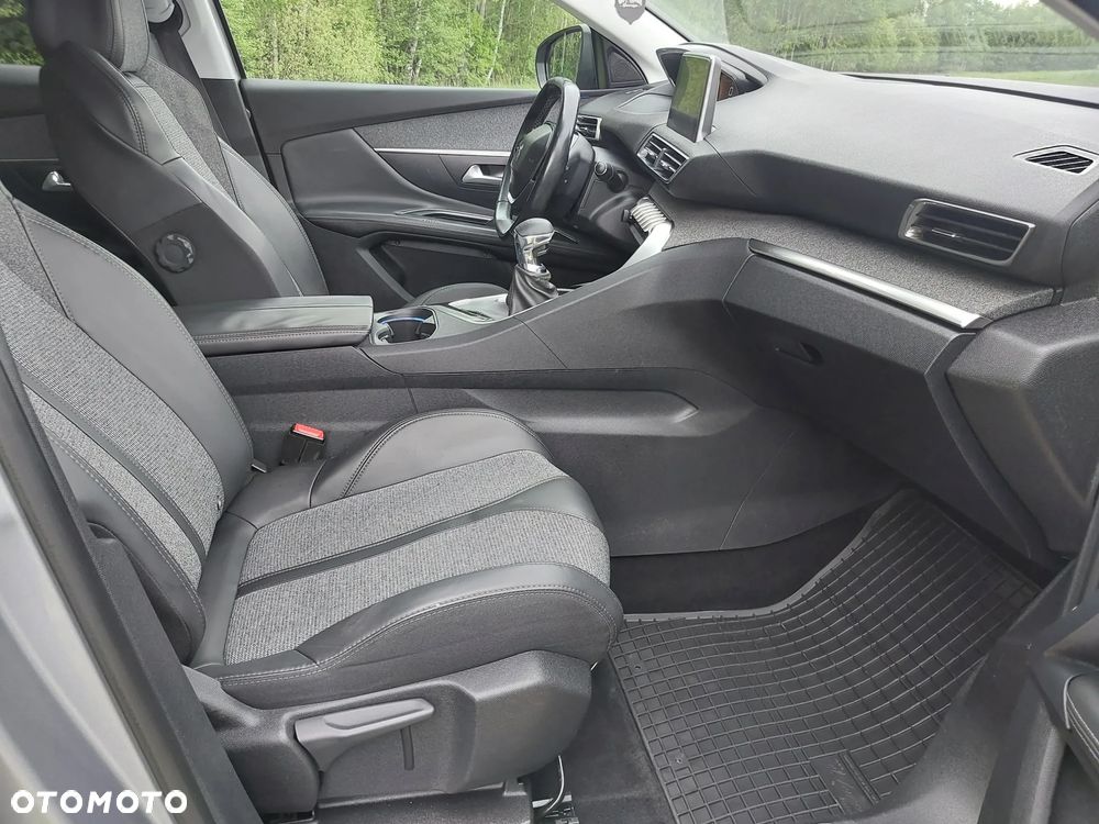 Peugeot 3008 - 24