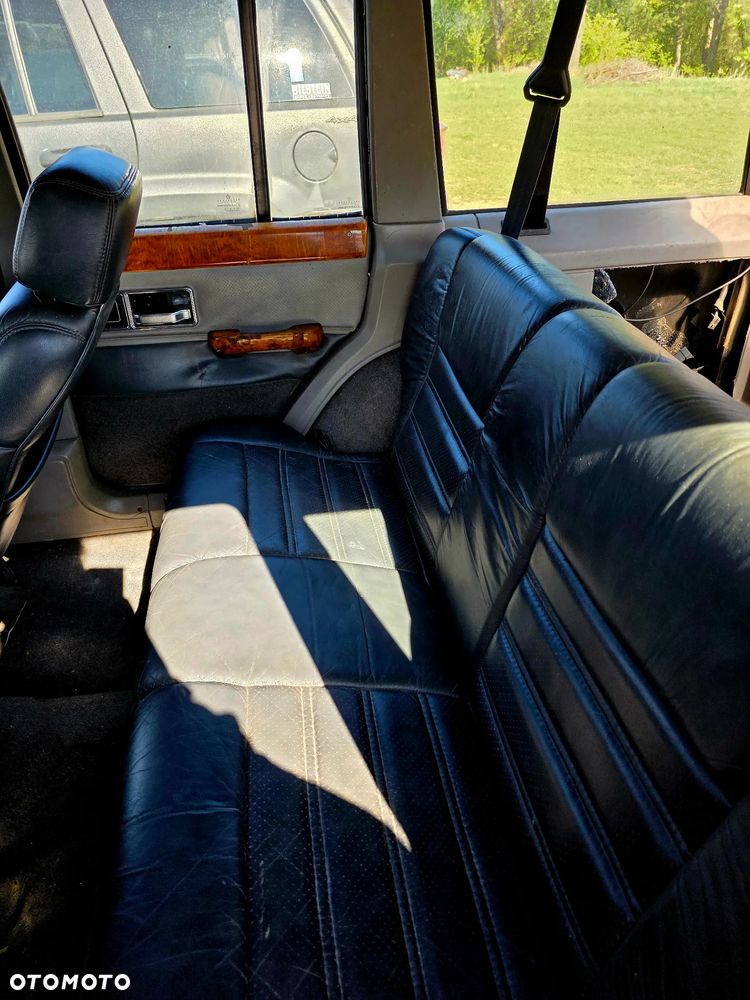 Jeep Cherokee - 23