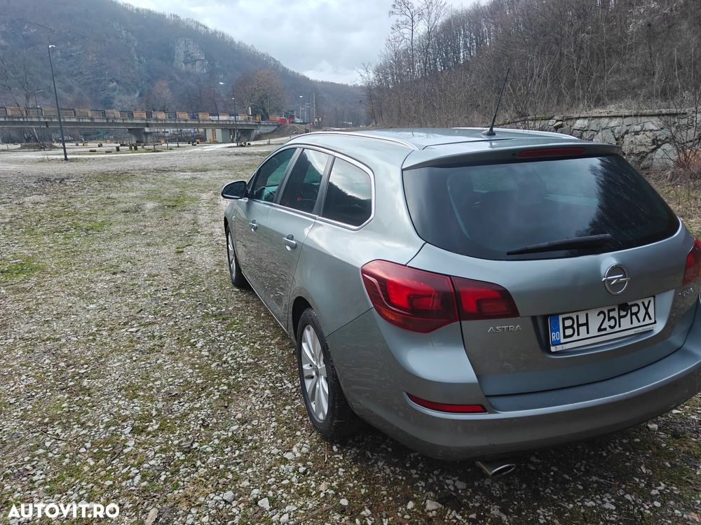 Opel Astra 1.6 Turbo - 3