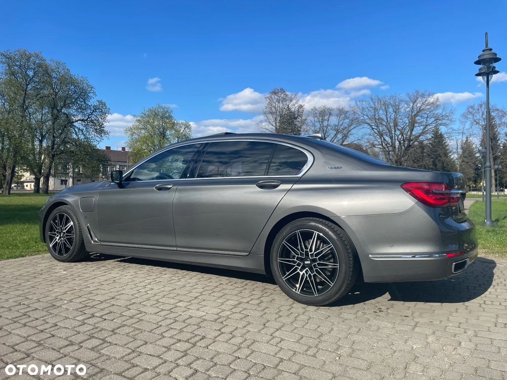 BMW Seria 7 740Le iPerformance - 14