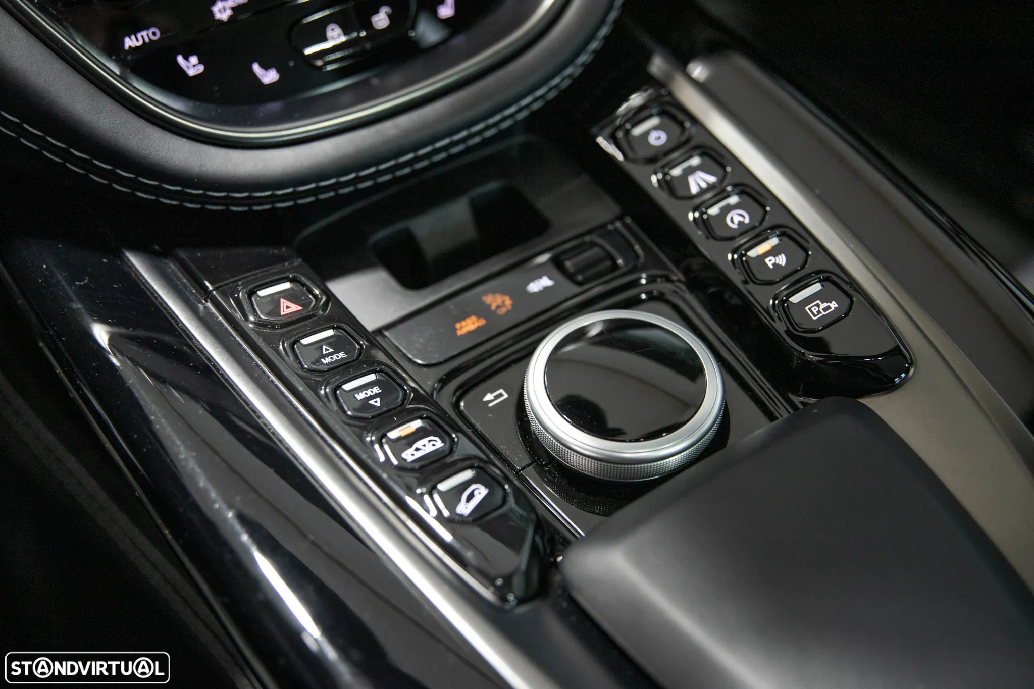 Aston Martin DBX Standard - 25