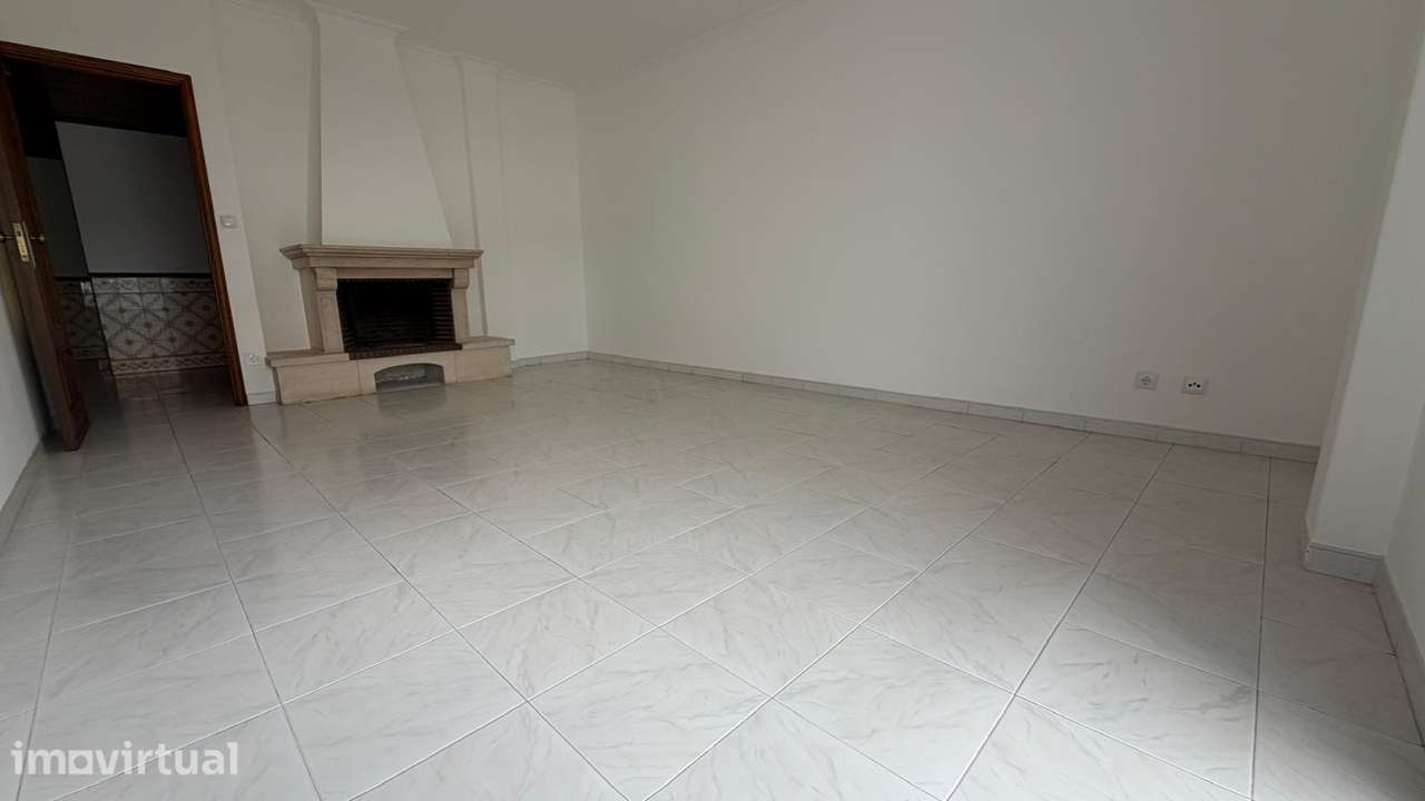Apartamento T2 com varanda em Sintra - Grande imagem: 4/22