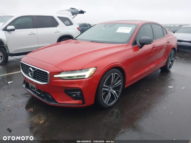 Volvo S60 T5 R-Design - 3