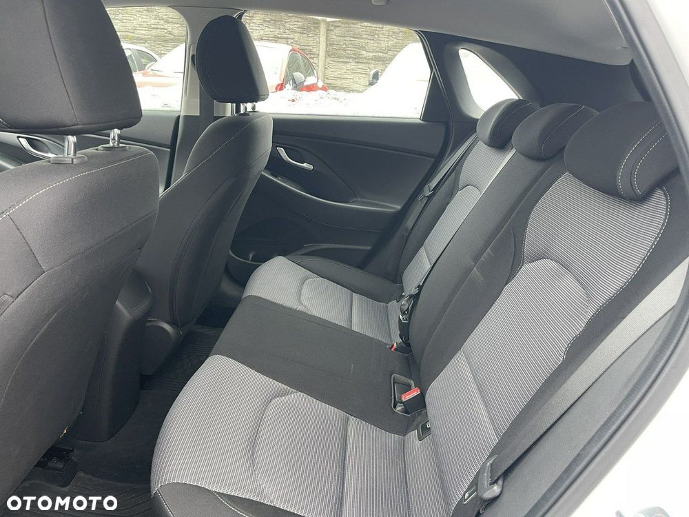 Hyundai i30 1.5 DPI Smart - 10