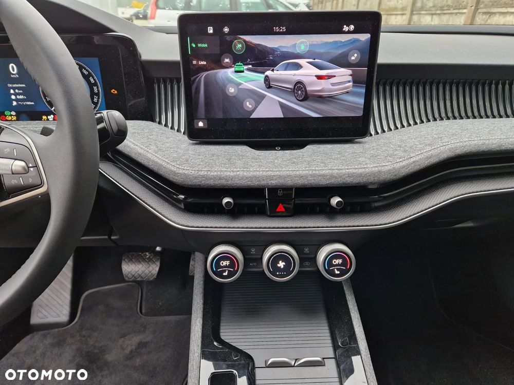 Skoda Superb 2.0 TSI Selection DSG - 18