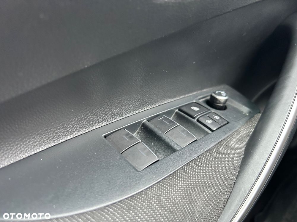 Toyota Corolla 1.8 Hybrid Comfort - 16