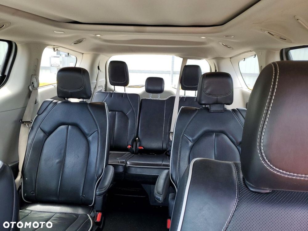 Chrysler Pacifica - 9