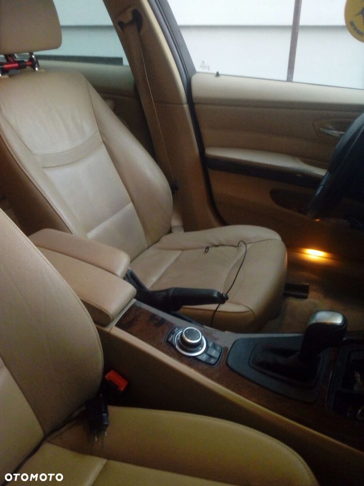 BMW Seria 3 318i - 10