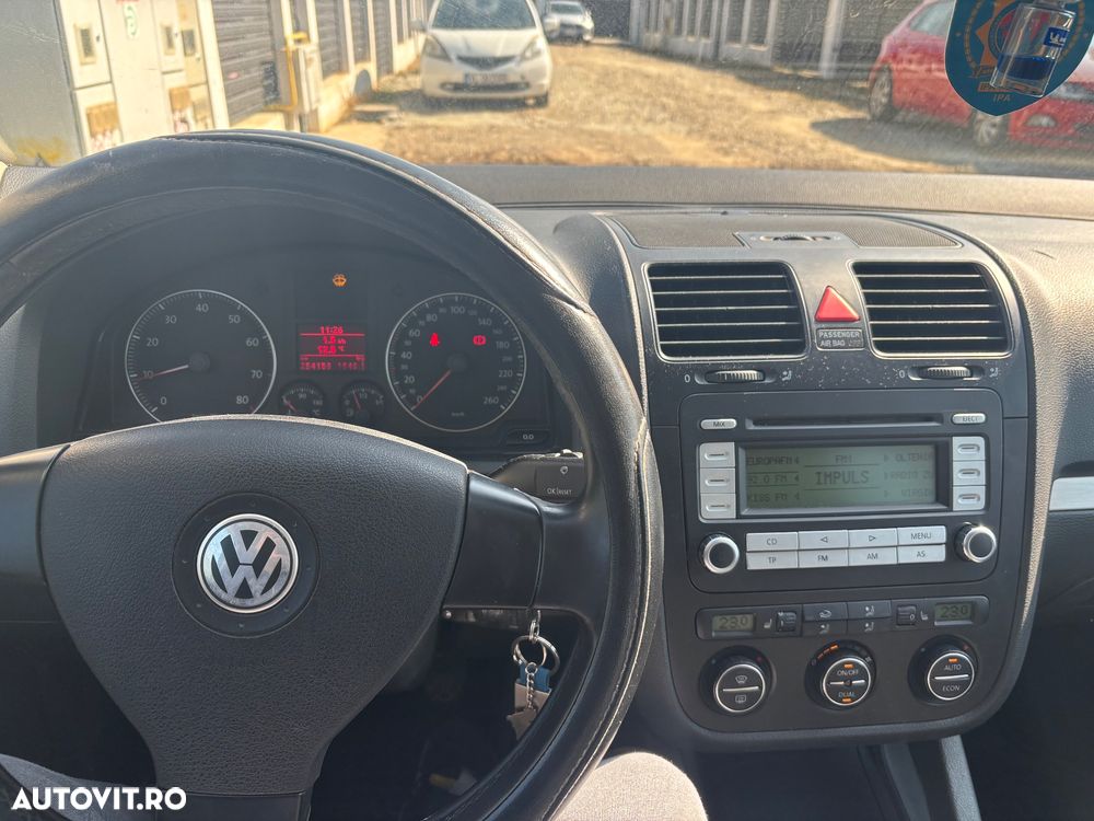 Volkswagen Jetta 1.6 FSI Comfortline - 6