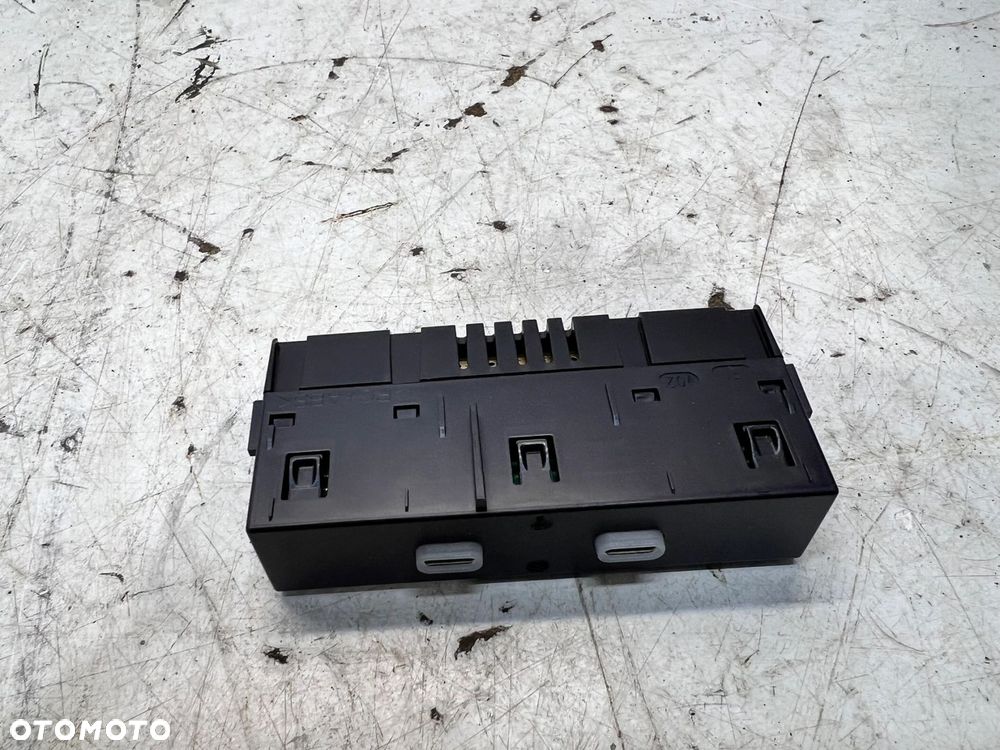 GNIAZDO PORT USB TYP C AUDI A3 8Y 8Y0035736 - 3