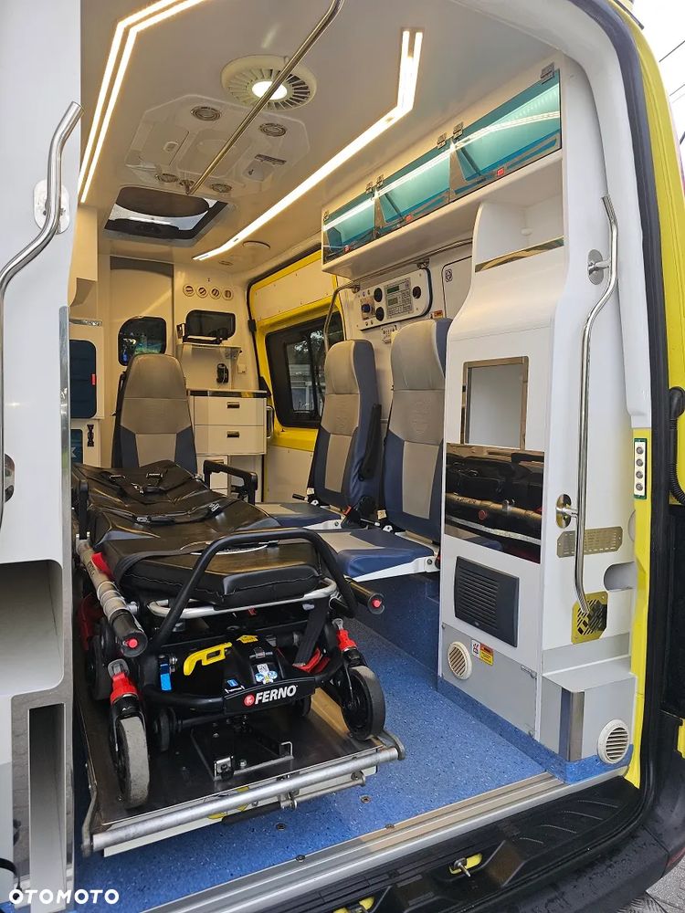 Mercedes-Benz Sprinter 419 CDI Ambulans Karetka - 11