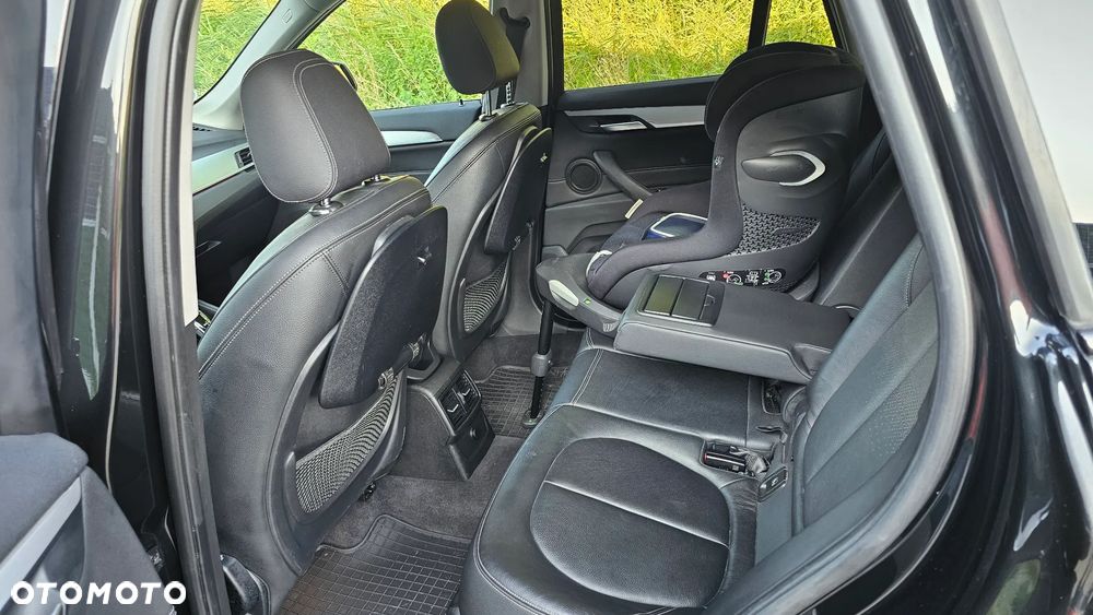 BMW X1 xDrive20i GPF Sport Line sport - 23