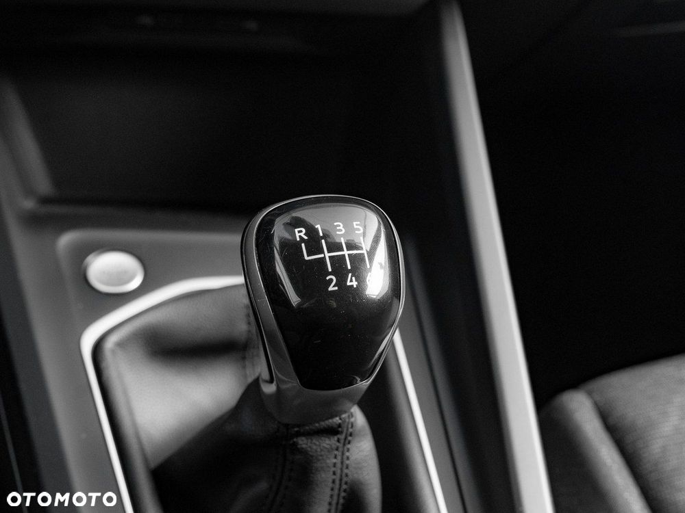 Volkswagen Golf - 18