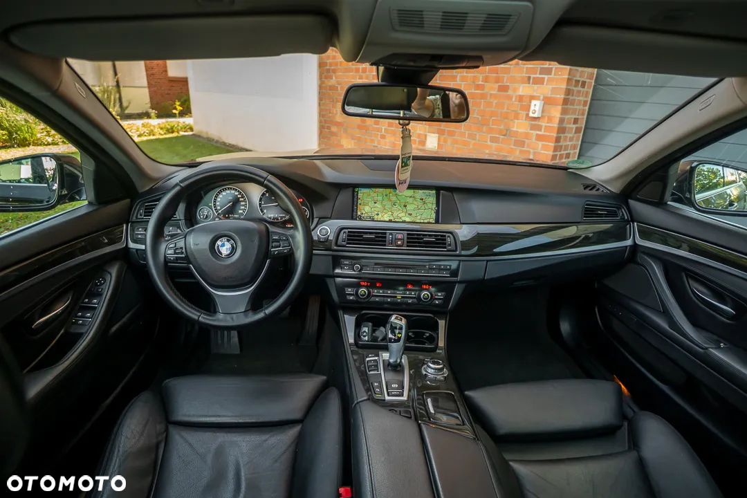 BMW Seria 5 530d xDrive - 38