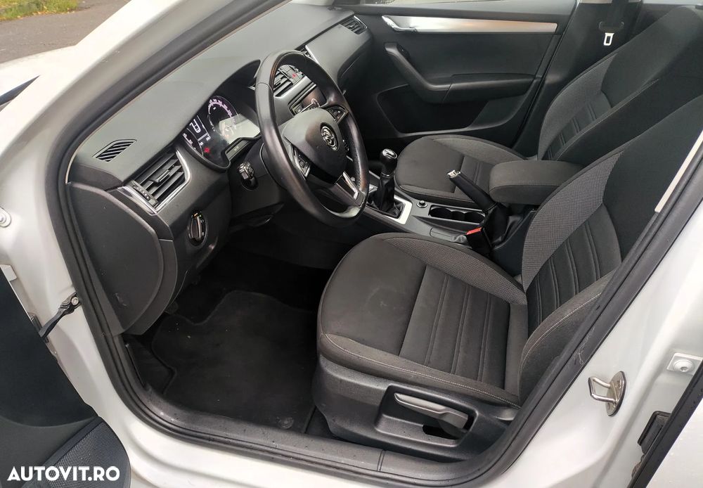 Skoda Octavia 2.0 TDI Style - 6