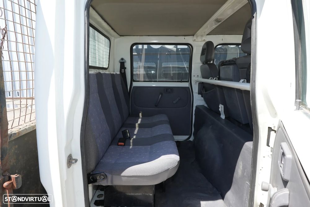 Nissan Cabstar 3.0TD 120cv E120 6Lugares - 10