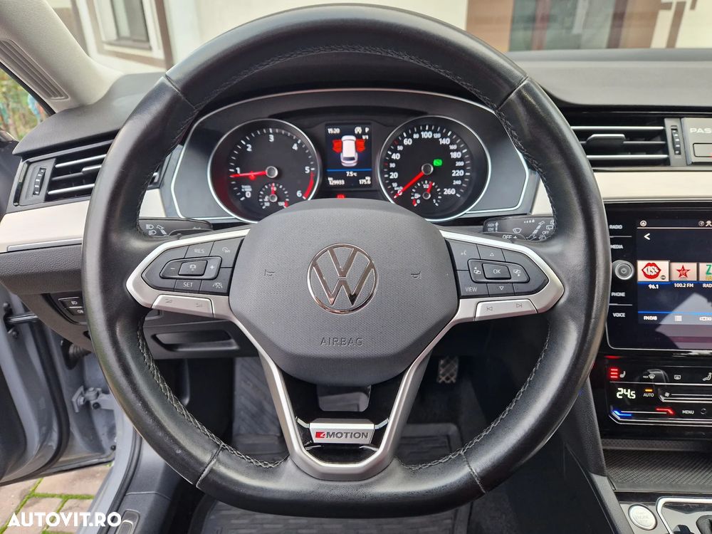 Volkswagen Passat 2.0 TDI DSG 4Mot Highline - 11