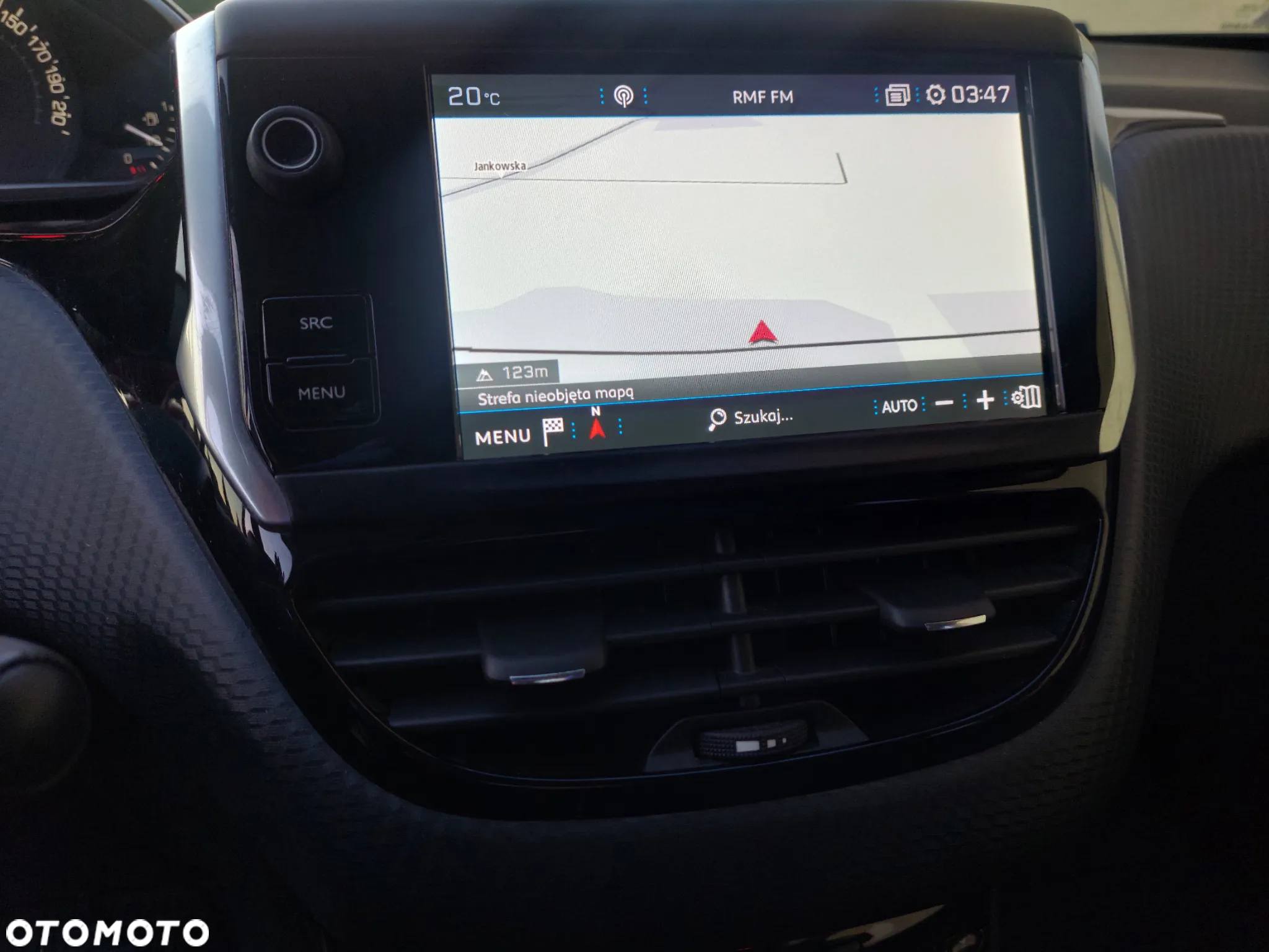 Peugeot 2008 1.2 Pure Tech GPF Signature S&S EAT6 - 23