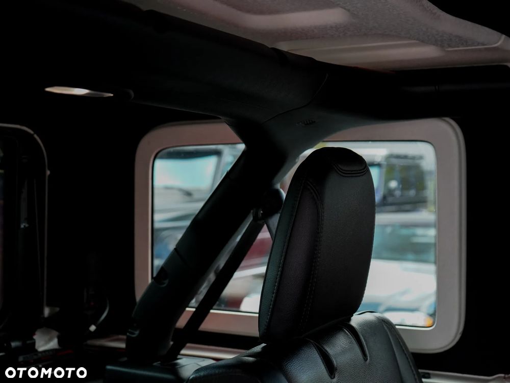 Jeep Wrangler - 37
