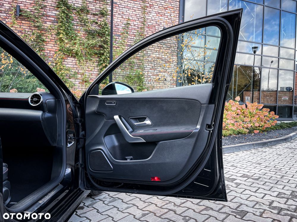 Mercedes-Benz Klasa A 180 7G-DCT AMG Line - 13