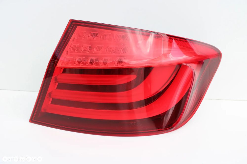 Lampa tylna prawa tył  prawy stan BDB OE BMW F10 2013r - 5