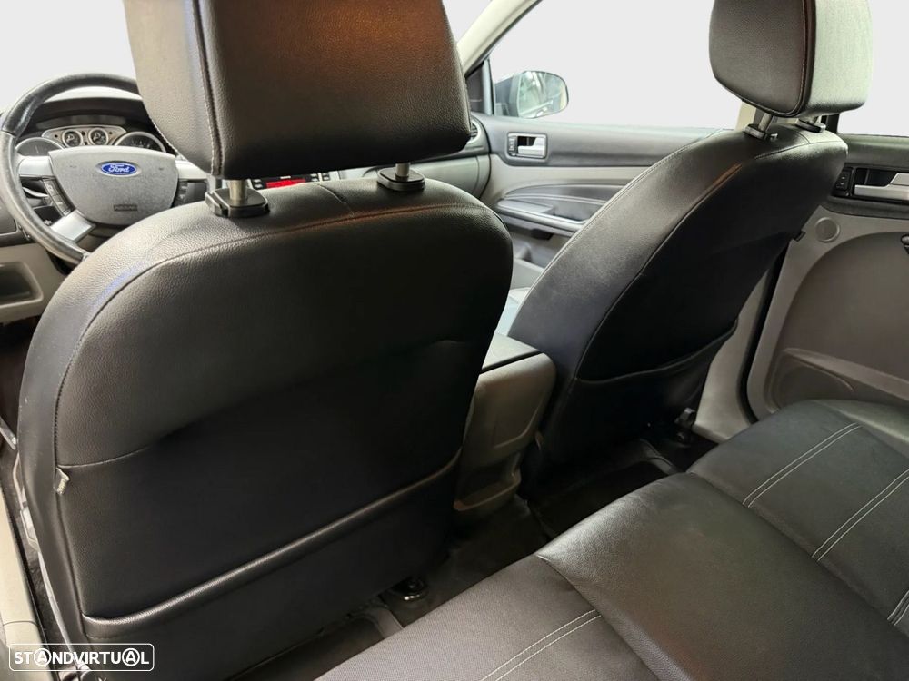 Ford Focus SW 1.6 TDCi Titanium - 13