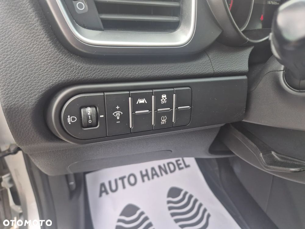 Kia Ceed 1.5 T-GDI MHEV L DCT - 17