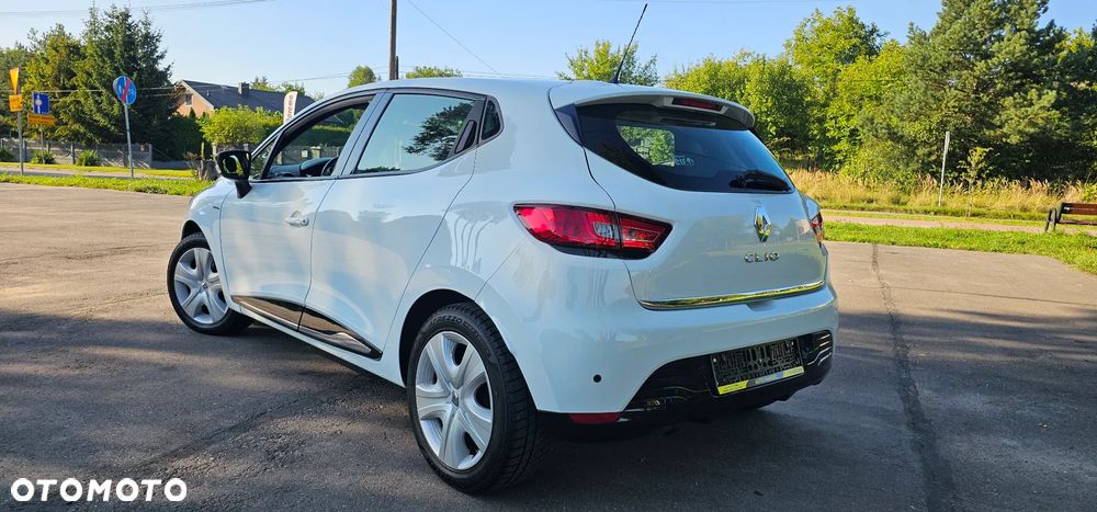 Renault Clio 1.2 16V 75 LIMITED - 14