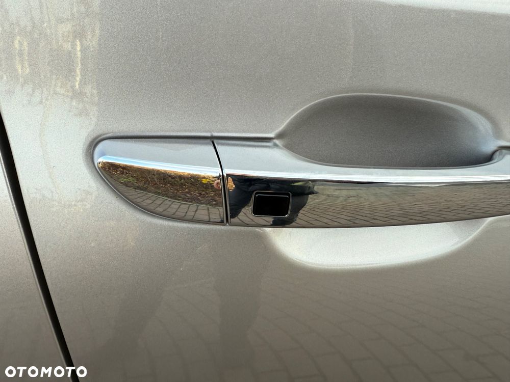 Hyundai Tucson 1.7 CRDI BlueDrive TourdePologne 2WD - 17