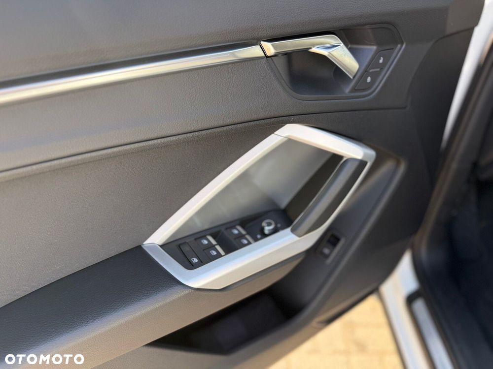 Audi Q3 Sportback - 27