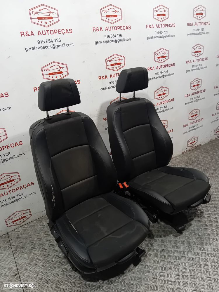 Conjunto de Bancos BMW Série 1 E82 Pack M Pele Original - 8