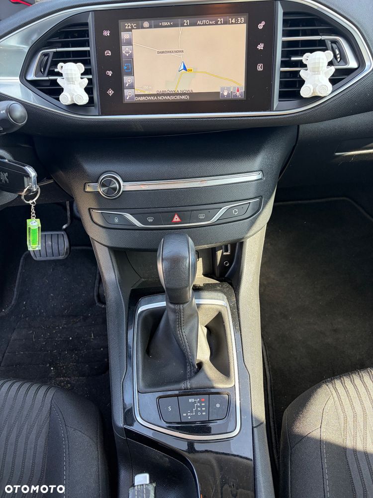 Peugeot 308 BlueHDi 120 EAT6 Stop & Start Business-Line - 19