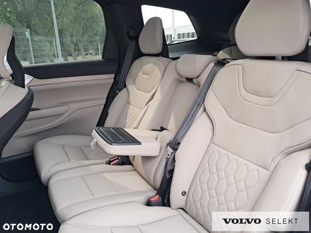 Volvo EX90 - 17