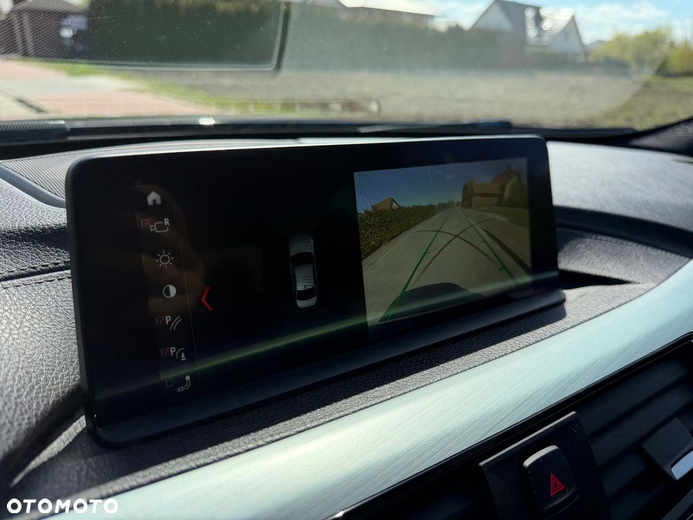 BMW Seria 3 330i xDrive Edition M Sport Shadow - 13