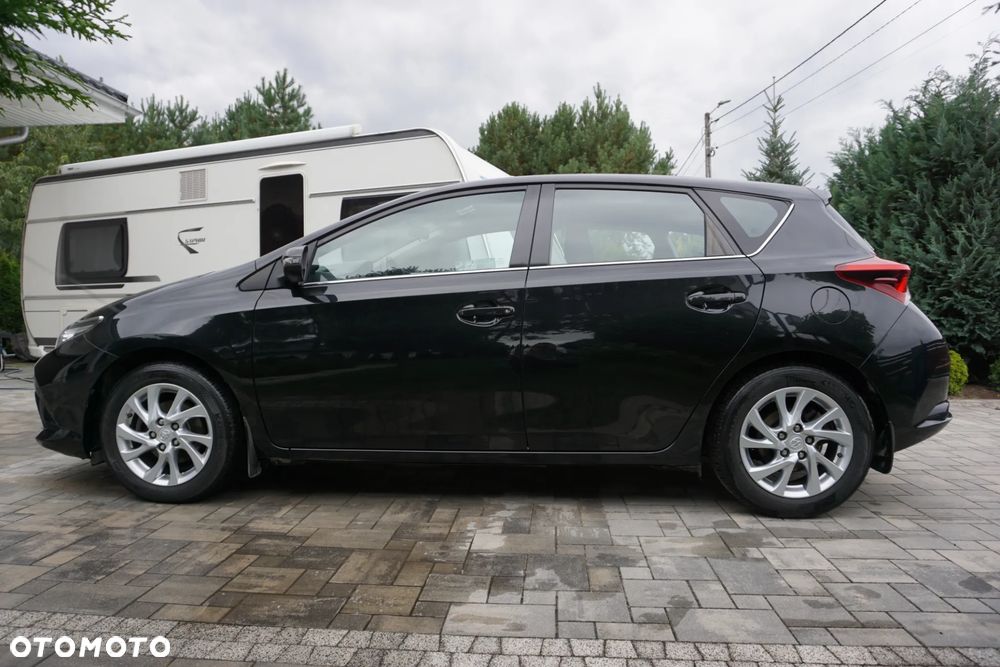 Toyota Auris 1.6 Prestige - 10