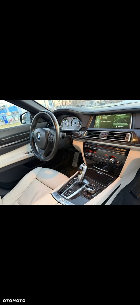 BMW Seria 7 740d xDrive - 13