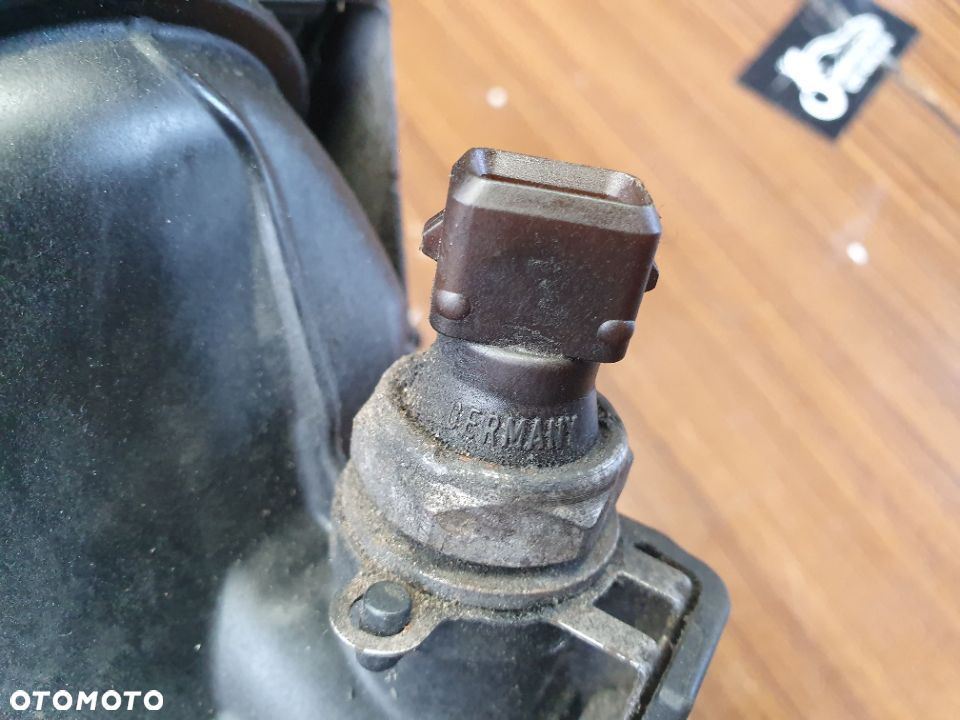 Obudowa Podstawa Filtra Oleju BMW 1 2 5 E87 E90 E81 E91 E60 2.0 D N 47 70346292 - 9