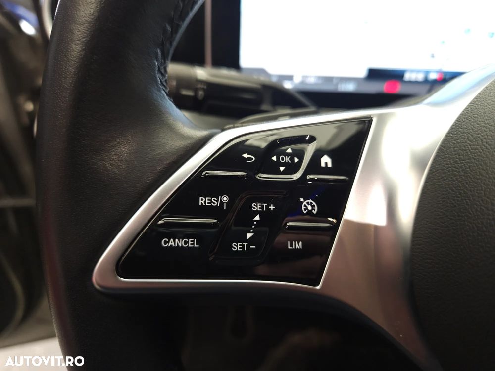 Mercedes-Benz C 300 MHEV - 21