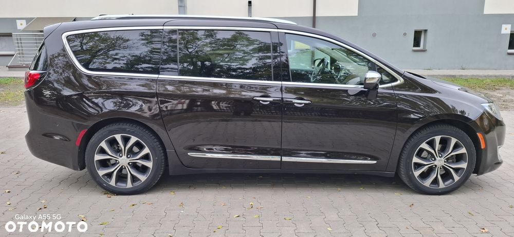 Chrysler Pacifica - 12