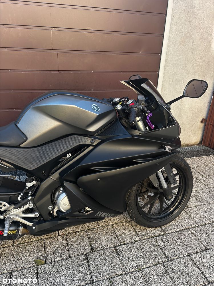 Yamaha YZF - 9