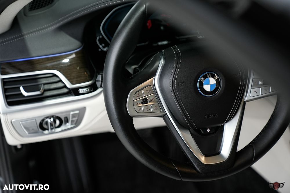 BMW Seria 7 745e - 14