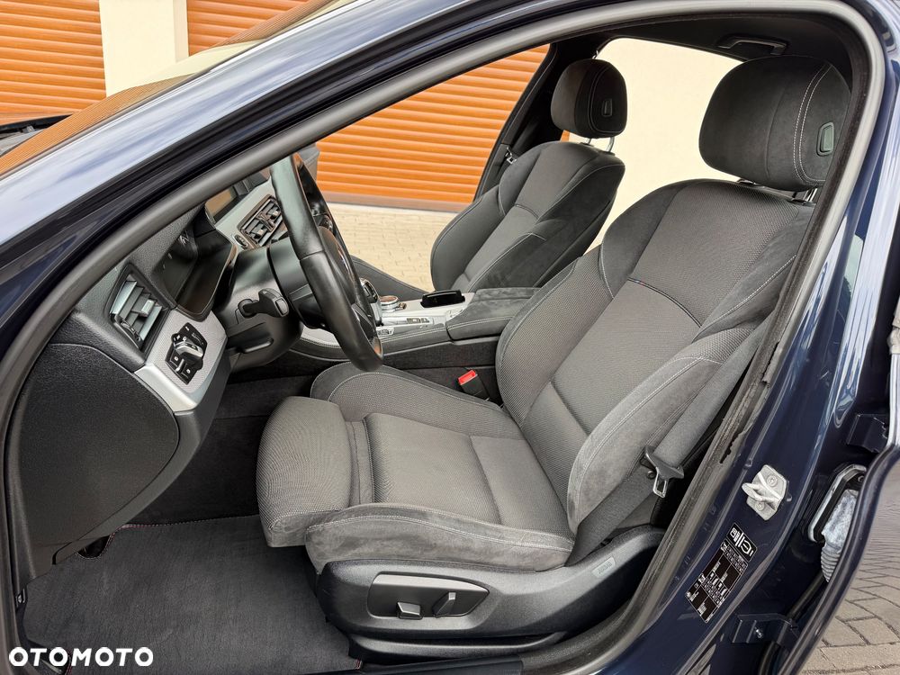 BMW Seria 5 520i Sport-Aut - 21