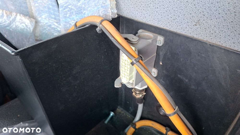 Versalift Actros 3241 B 8X4 + Schwing Fbp 24-125 - 34