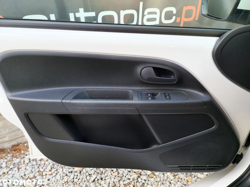 Volkswagen up! (BlueMotion Technology) move - 26