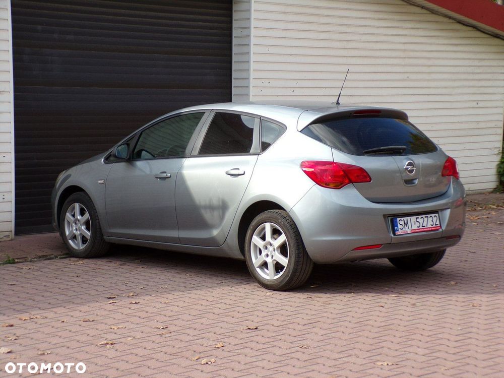 Opel Astra - 10