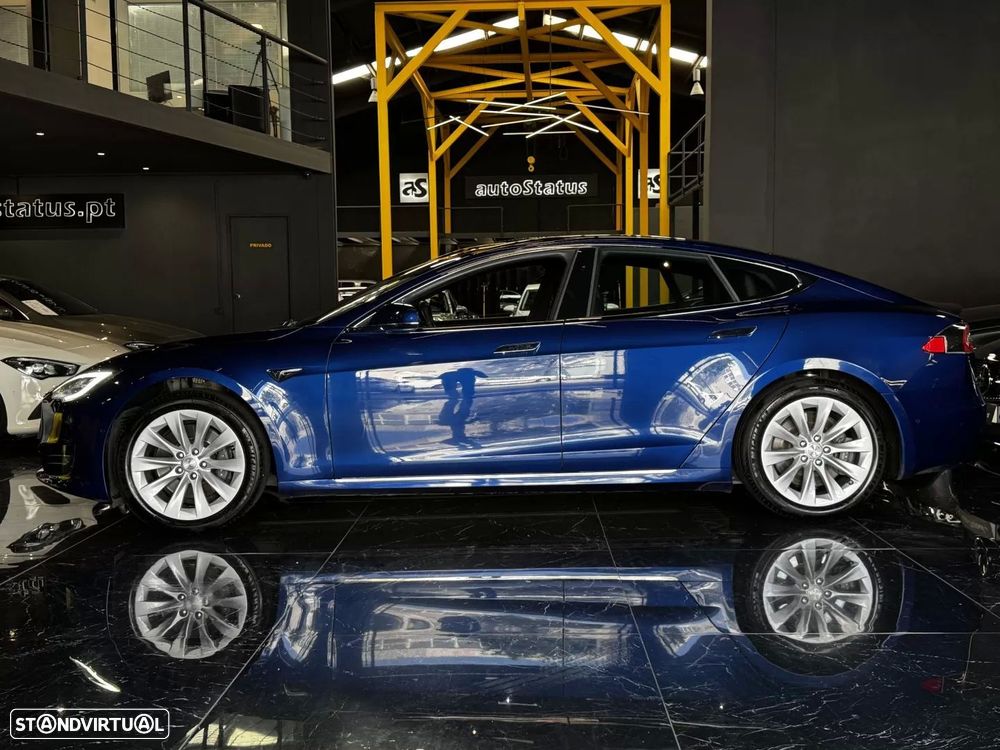 Tesla Model S - 8
